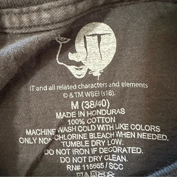 It Women's black t-shirt with clown size medium - Picture 3 of 3